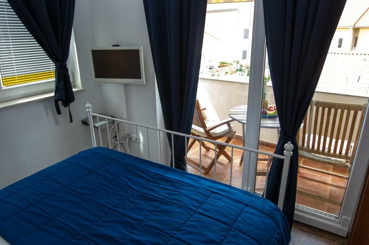 Apartments Emma ビオグラード・ナ・モル エクステリア 写真